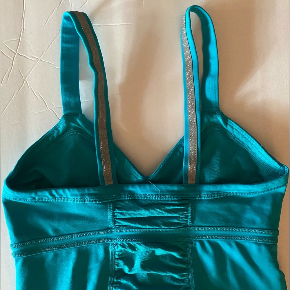 EUC Lululemon Aqua Light It Up Surge Ruched Pocket 2 strap size 4 - Picture 7 of 11